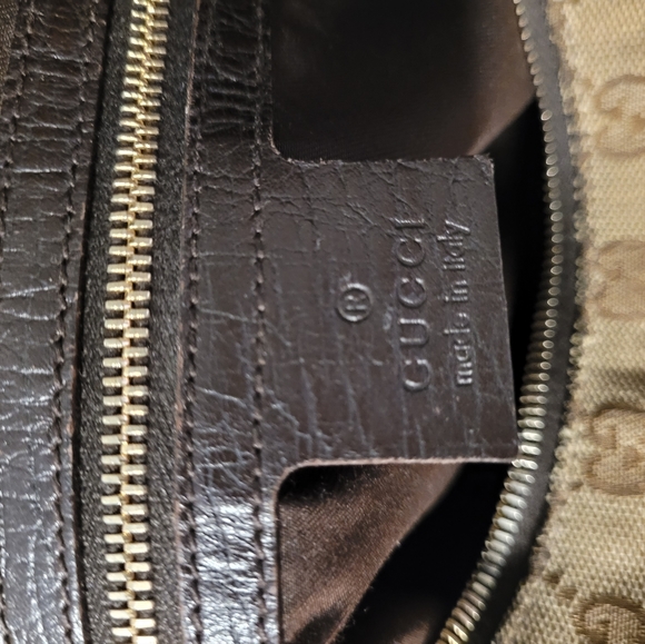 Authentic Gucci Shoulder Bag - Picture 6 of 7